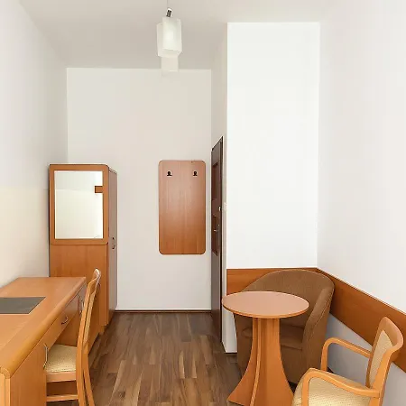 Babel Hostel, Dworzec Pkp, Rynek Wroclaw Exterior photo