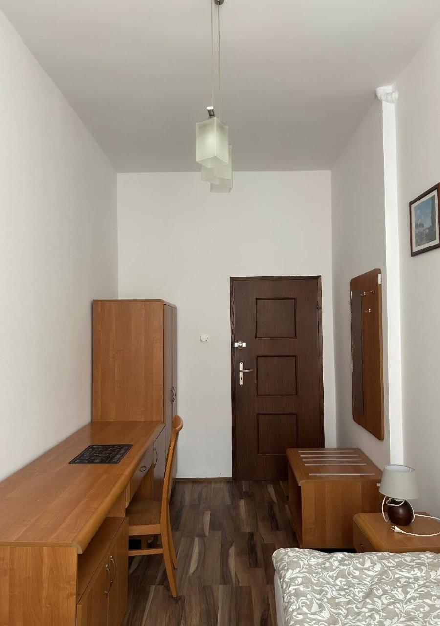 Babel Hostel, Dworzec Pkp, Rynek *